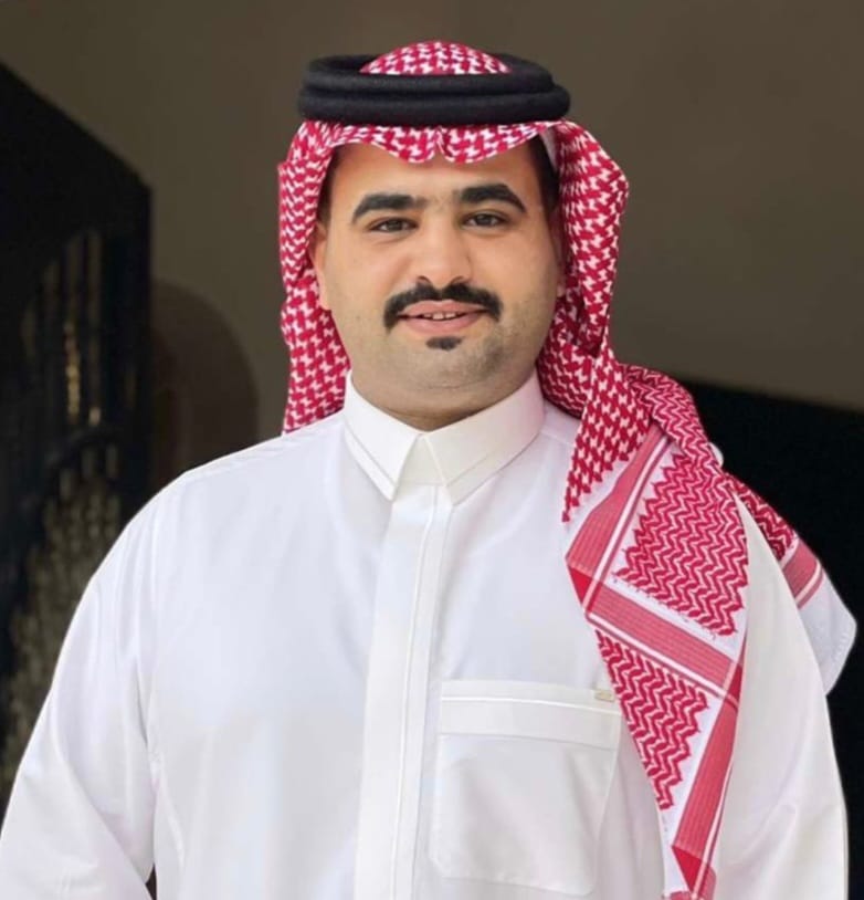 الأستاذ : نواف خالد الموط يرزق بمولودة .. وعرعر اليوم تهنيء